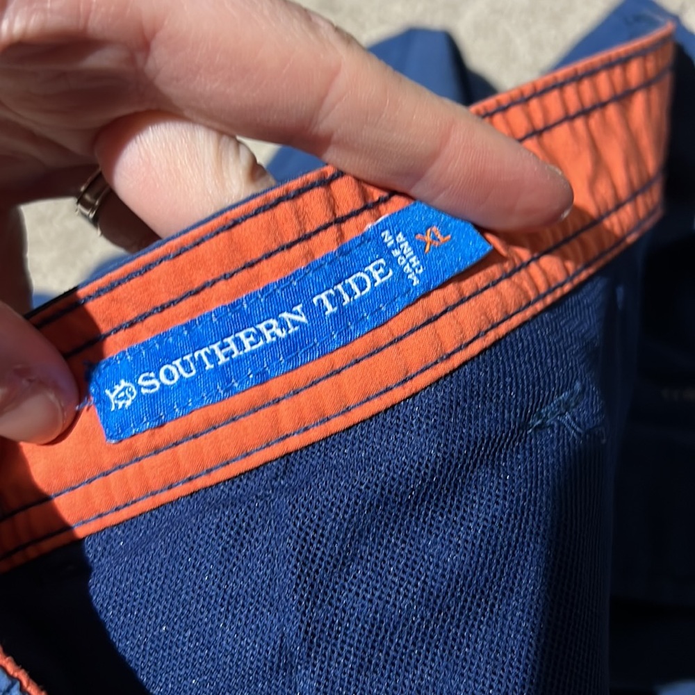 Southern Tide shorts - Picture 4 of 4